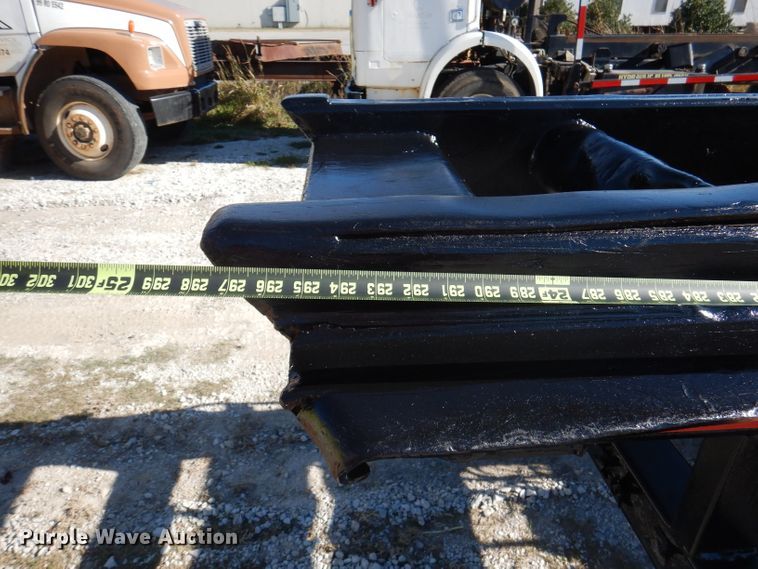 image for item DA5499 1999 Mack RD688S  roll-off container truck