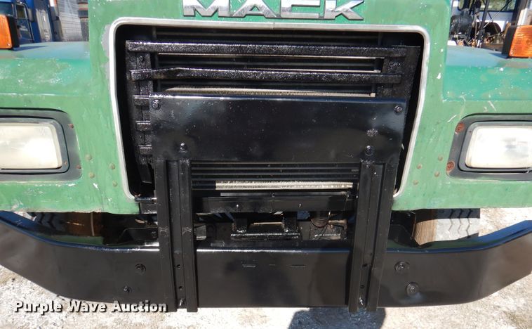 image for item DA5499 1999 Mack RD688S  roll-off container truck