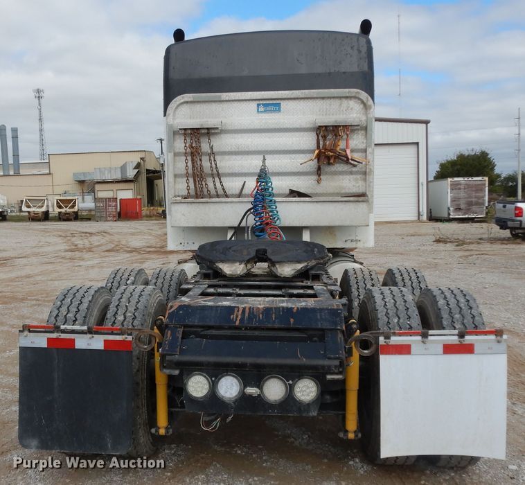 image for item DF0285 2008 Kenworth W900L  semi truck