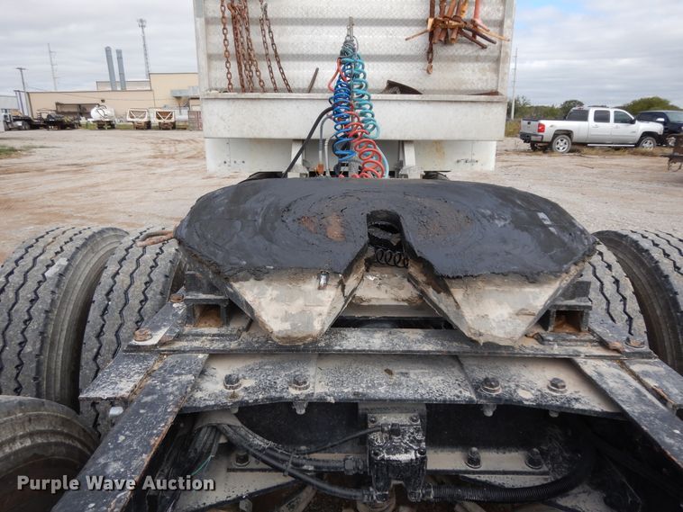 image for item DF0285 2008 Kenworth W900L  semi truck