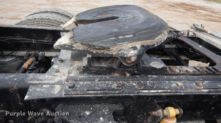 image for item DF0285 2008 Kenworth W900L  semi truck