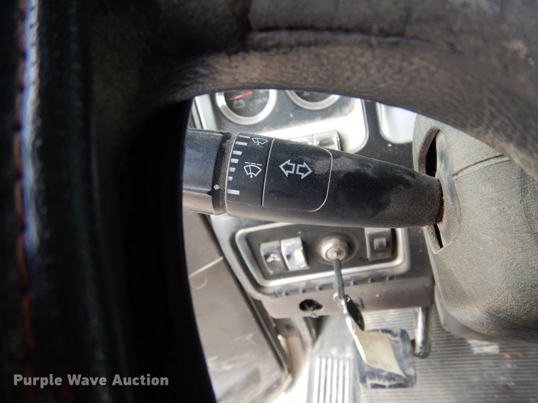 image for item DF0285 2008 Kenworth W900L  semi truck