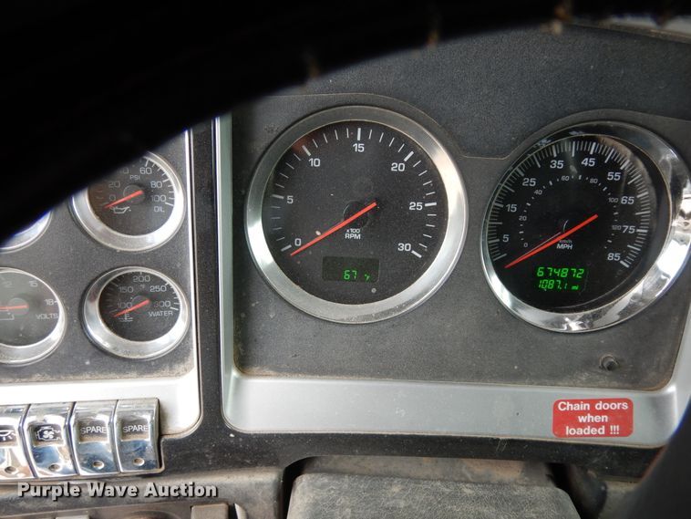 image for item DF0285 2008 Kenworth W900L  semi truck