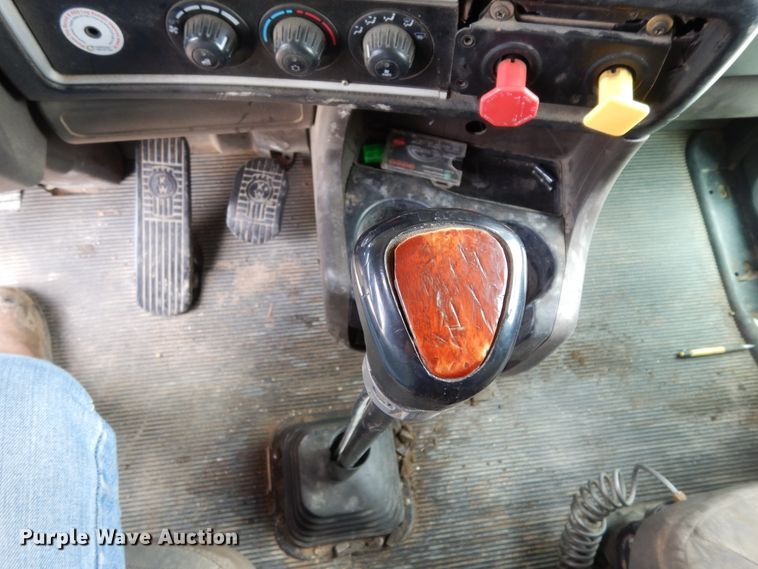 image for item DF0285 2008 Kenworth W900L  semi truck