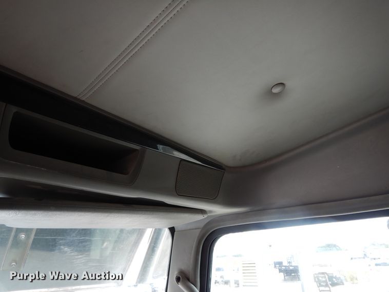 image for item DF0285 2008 Kenworth W900L  semi truck