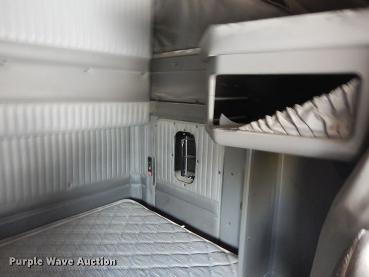 image for item DF0285 2008 Kenworth W900L  semi truck