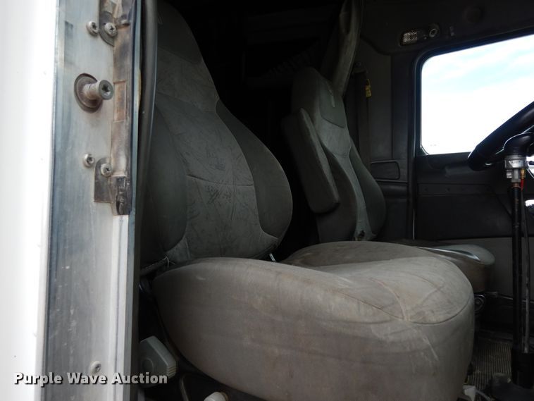 image for item DF0285 2008 Kenworth W900L  semi truck