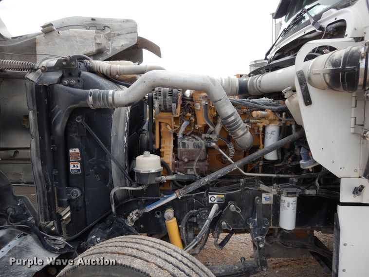 image for item DF0285 2008 Kenworth W900L  semi truck