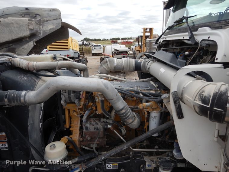 image for item DF0285 2008 Kenworth W900L  semi truck