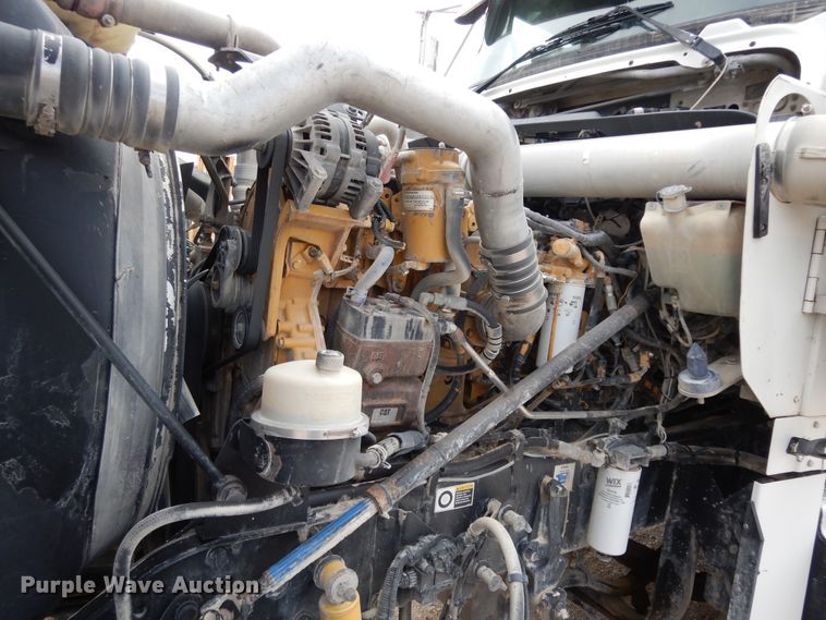 image for item DF0285 2008 Kenworth W900L  semi truck