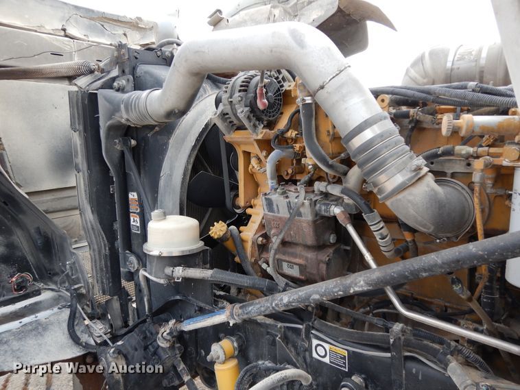 image for item DF0285 2008 Kenworth W900L  semi truck