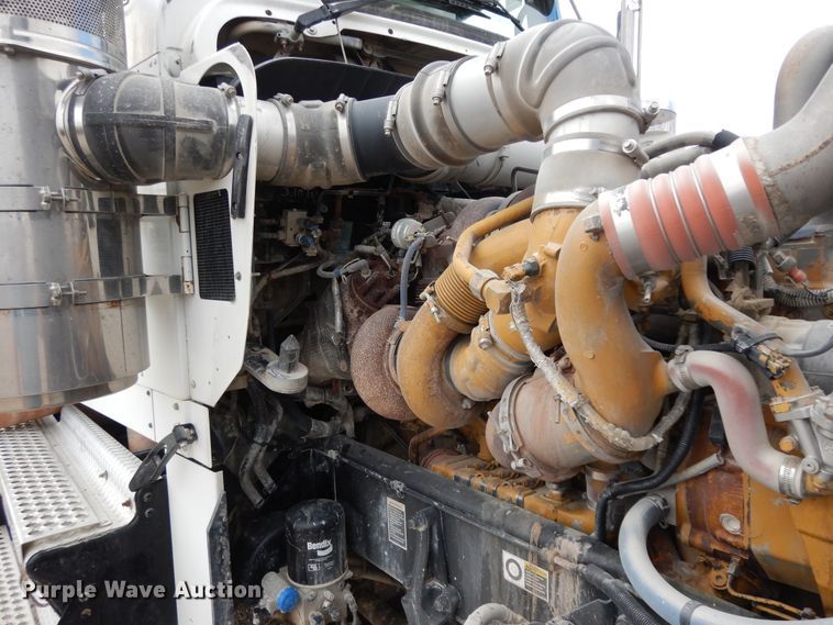 image for item DF0285 2008 Kenworth W900L  semi truck