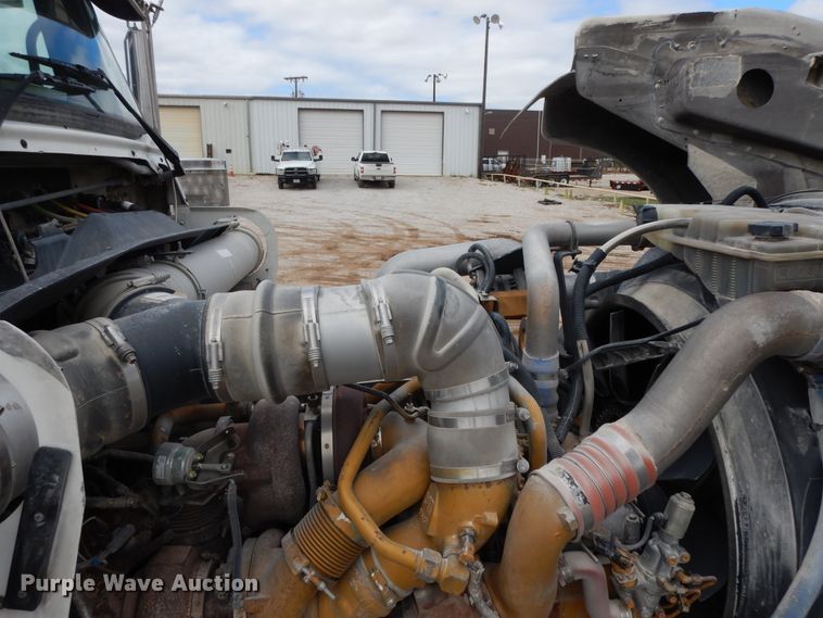 image for item DF0285 2008 Kenworth W900L  semi truck