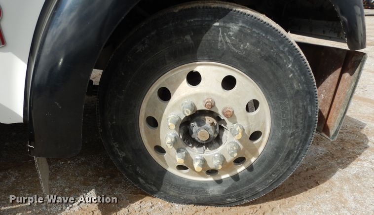 image for item DF0285 2008 Kenworth W900L  semi truck