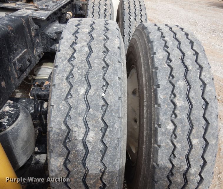 image for item DF0285 2008 Kenworth W900L  semi truck