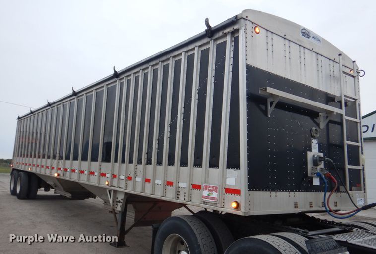 image for item DH7999 2012 Cornhusker 800  grain trailer