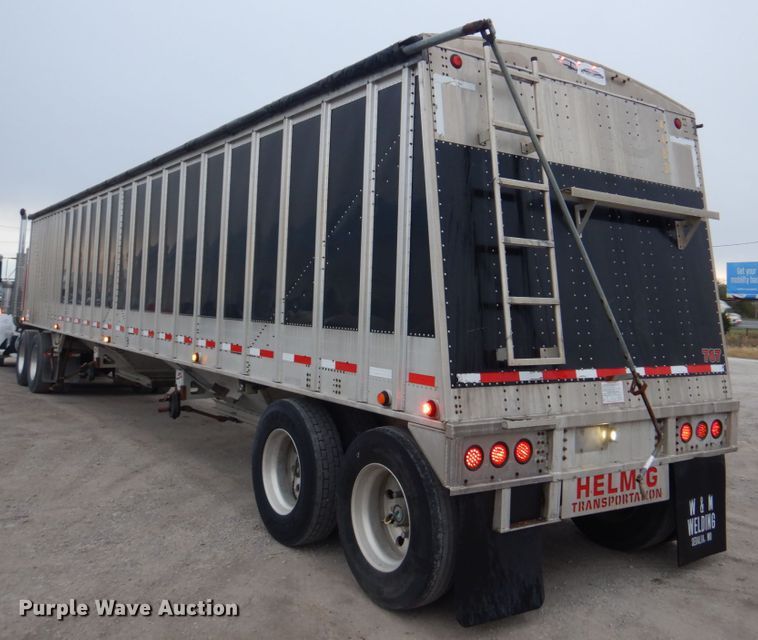 image for item DH7999 2012 Cornhusker 800  grain trailer