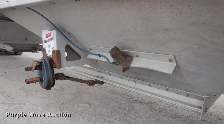 image for item DH7999 2012 Cornhusker 800  grain trailer