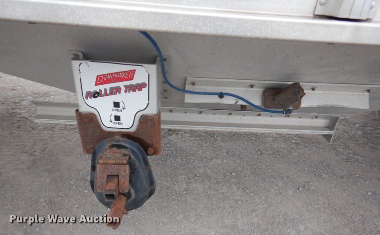 image for item DH7999 2012 Cornhusker 800  grain trailer
