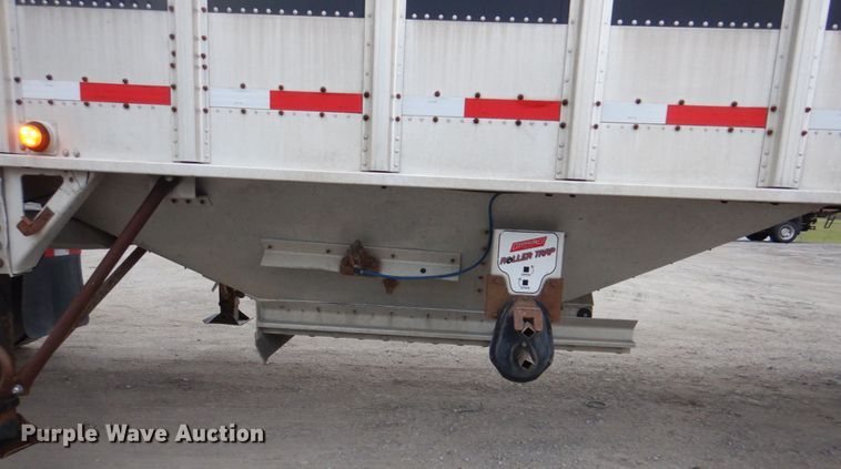image for item DH7999 2012 Cornhusker 800  grain trailer