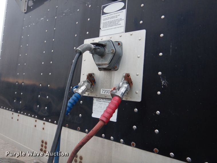 image for item DH7999 2012 Cornhusker 800  grain trailer