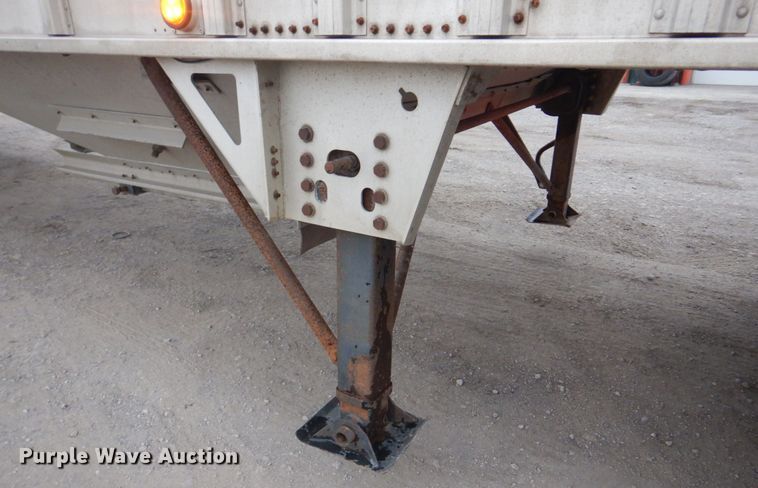 image for item DH7999 2012 Cornhusker 800  grain trailer