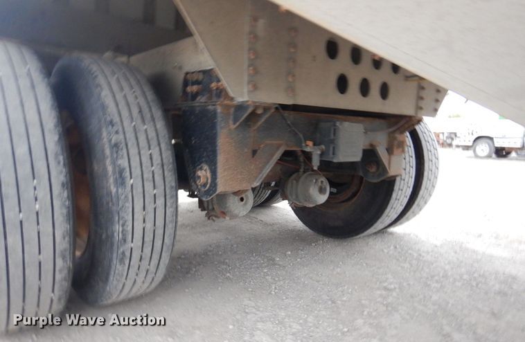 image for item DH7999 2012 Cornhusker 800  grain trailer