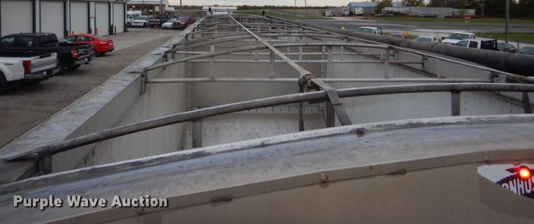 image for item DH7999 2012 Cornhusker 800  grain trailer