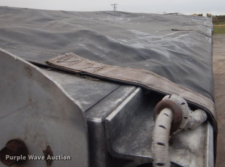 image for item DH7999 2012 Cornhusker 800  grain trailer