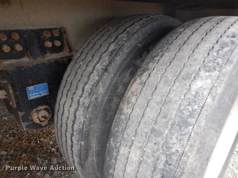 image for item DH7999 2012 Cornhusker 800  grain trailer