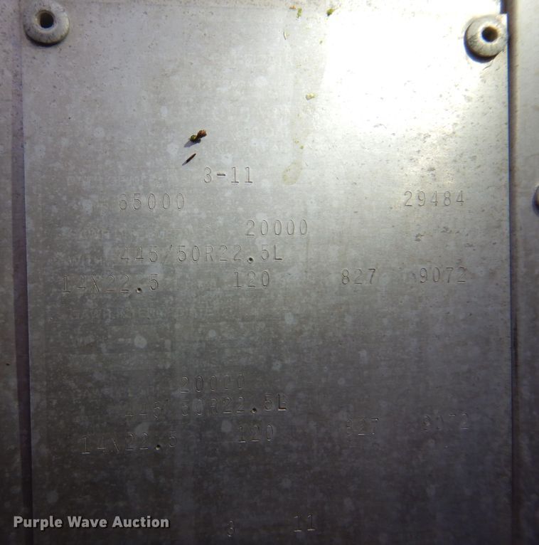 image for item DH7999 2012 Cornhusker 800  grain trailer