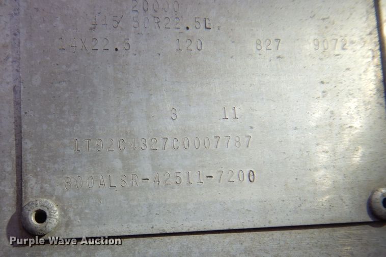 image for item DH7999 2012 Cornhusker 800  grain trailer