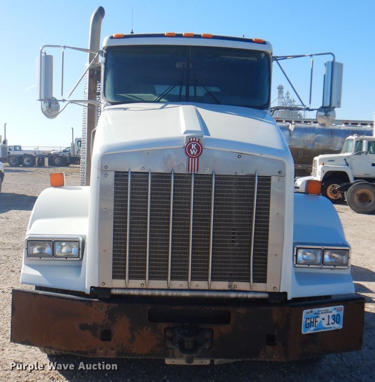 image for item DI5450 2011 Kenworth T800  semi truck