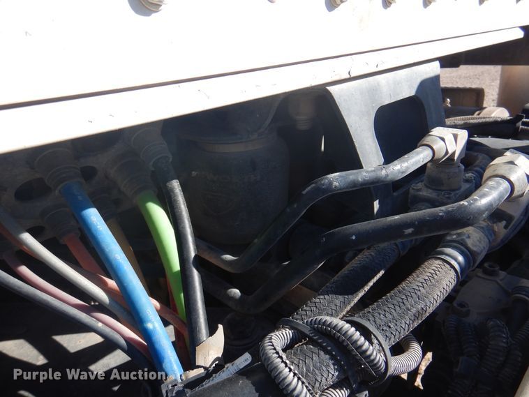 image for item DI5450 2011 Kenworth T800  semi truck