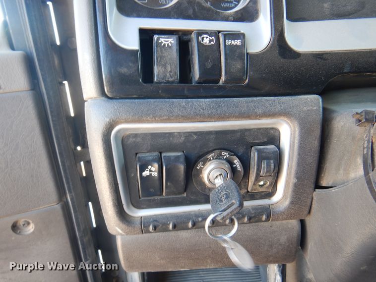 image for item DI5450 2011 Kenworth T800  semi truck