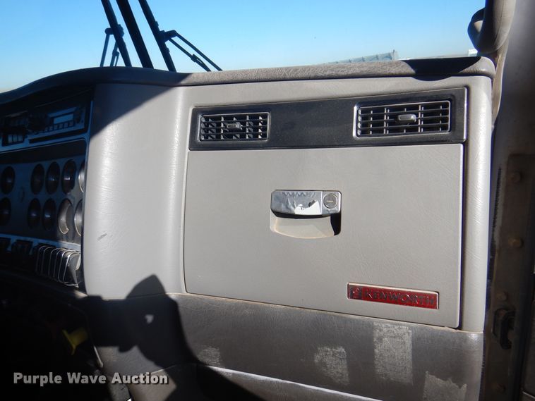 image for item DI5450 2011 Kenworth T800  semi truck