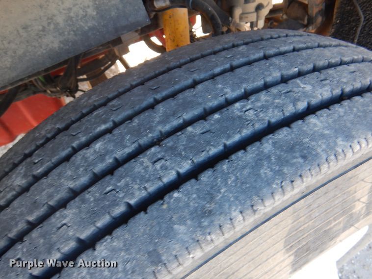 image for item DI5450 2011 Kenworth T800  semi truck