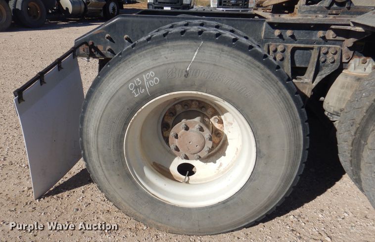 image for item DI5450 2011 Kenworth T800  semi truck