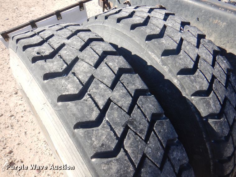 image for item DI5450 2011 Kenworth T800  semi truck