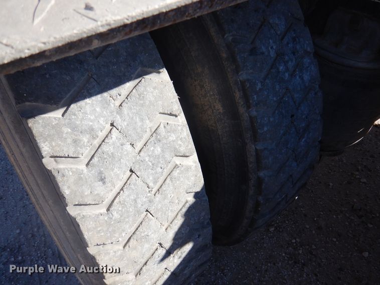 image for item DI5450 2011 Kenworth T800  semi truck