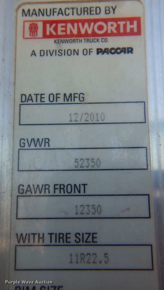 image for item DI5450 2011 Kenworth T800  semi truck