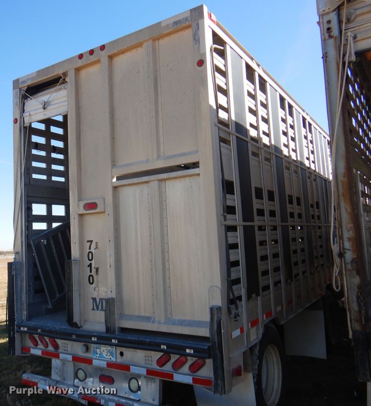 image for item DI5452 1998 Eby  livestock trailer
