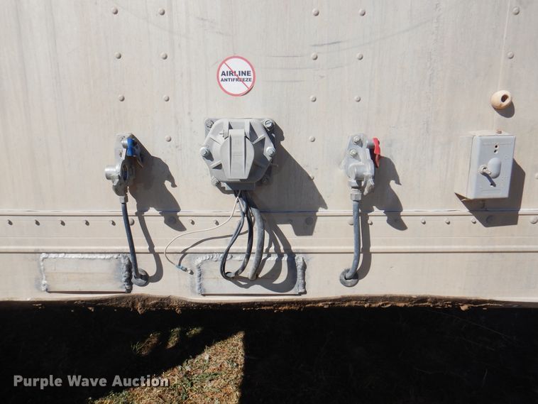 image for item DI5452 1998 Eby  livestock trailer