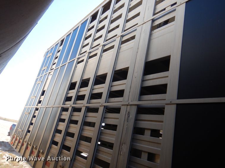 image for item DI5452 1998 Eby  livestock trailer