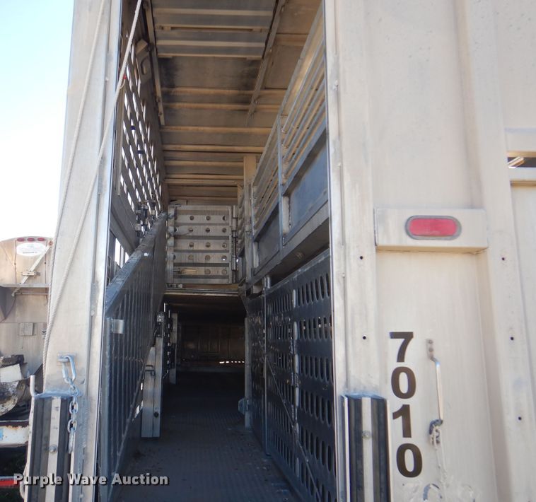 image for item DI5452 1998 Eby  livestock trailer