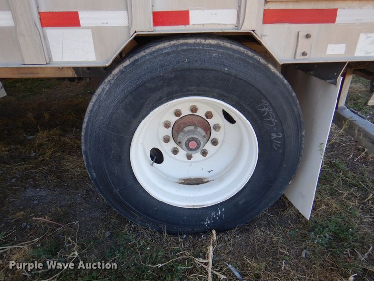 image for item DI5452 1998 Eby  livestock trailer