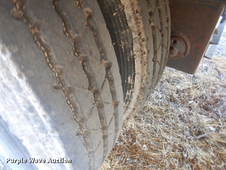 image for item DI5452 1998 Eby  livestock trailer