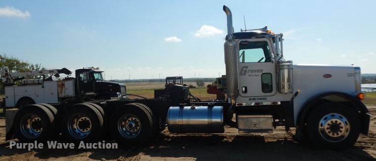 image for item DI8530 2006 Peterbilt 379  semi truck