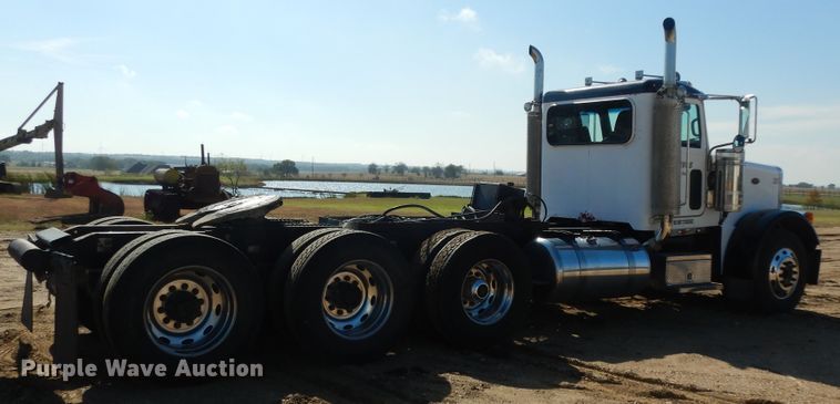 image for item DI8530 2006 Peterbilt 379  semi truck