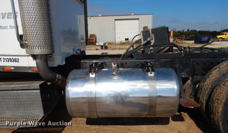 image for item DI8530 2006 Peterbilt 379  semi truck